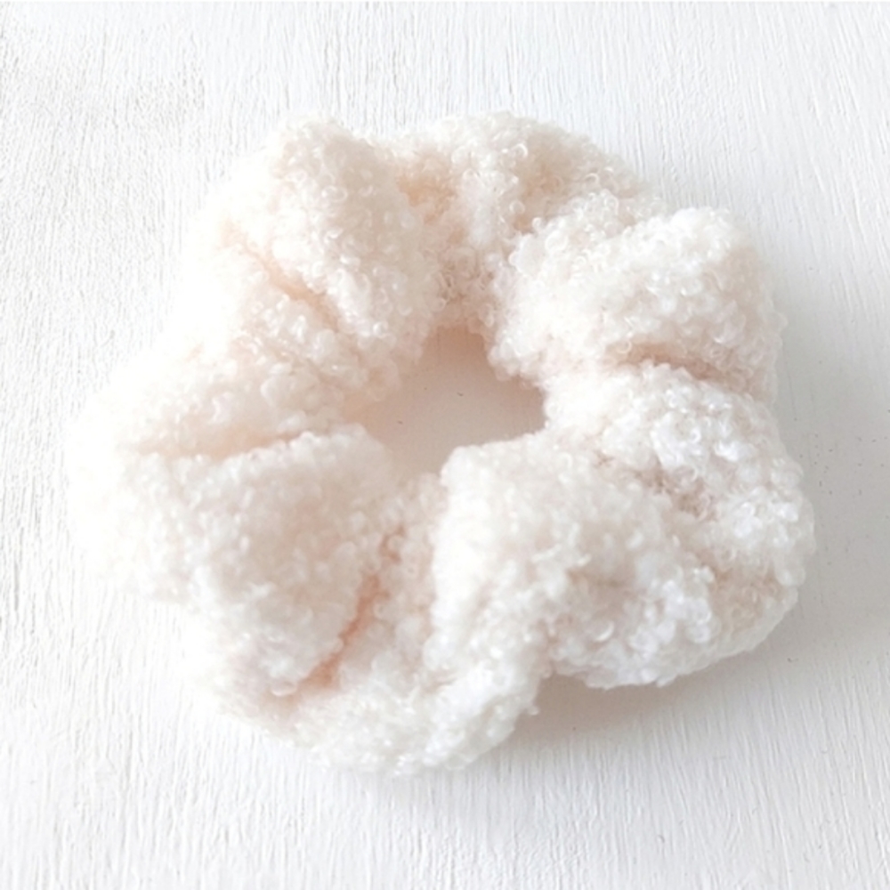 Large Sherpa Scrunchie - White